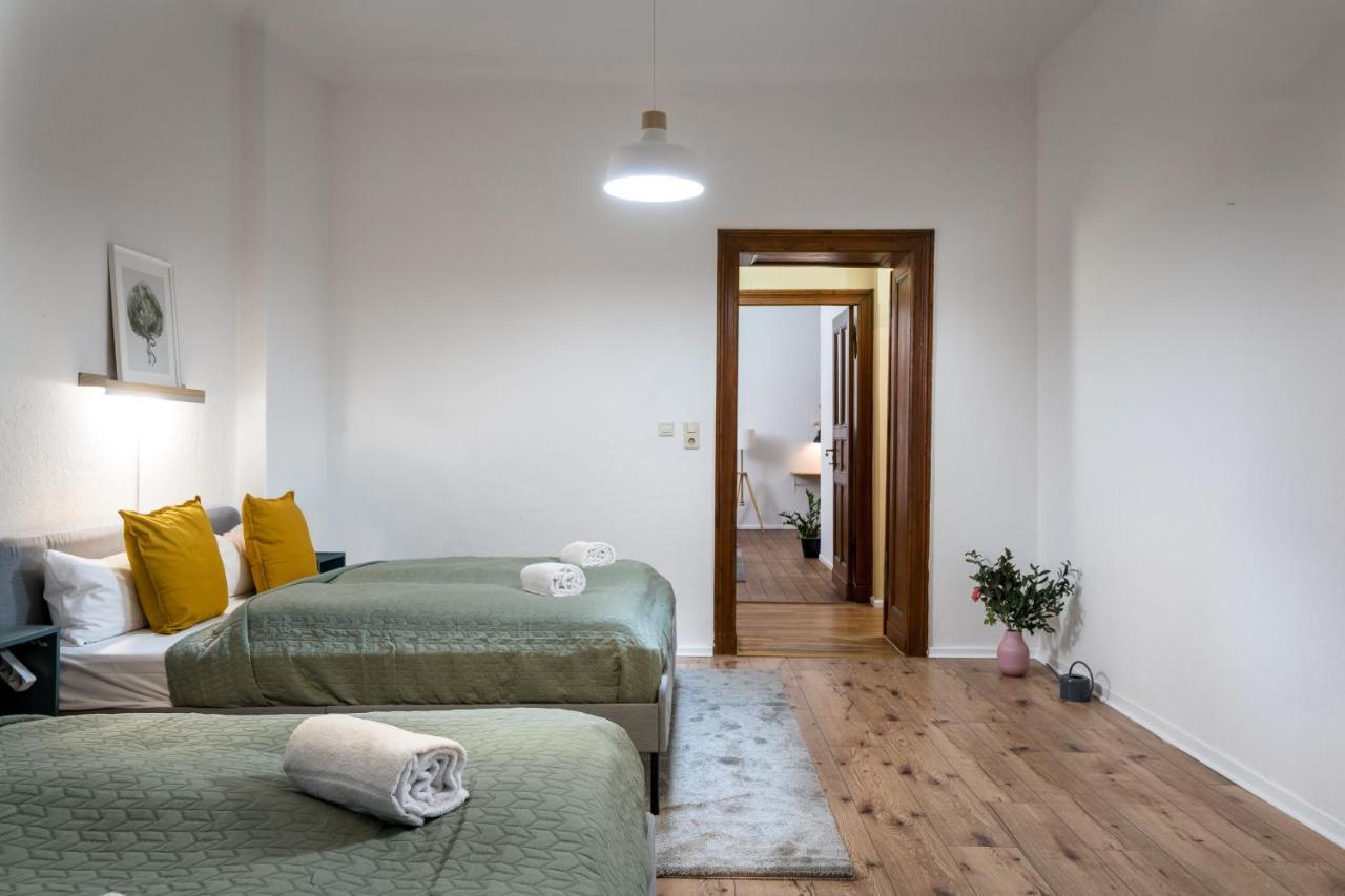 Super Zentral Super Schoener Altbau In Moabit Rostockerstrasse Im Herzen Von Berlin Fuer Bis Zu 6 Personen מראה חיצוני תמונה