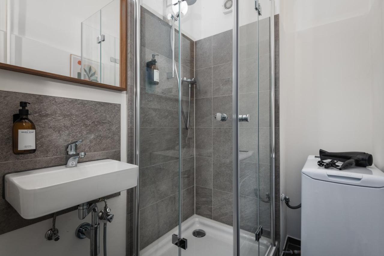 Super Zentral Super Schoener Altbau In Moabit Rostockerstrasse Im Herzen Von Berlin Fuer Bis Zu 6 Personen מראה חיצוני תמונה