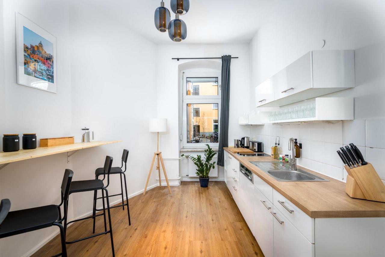 Super Zentral Super Schoener Altbau In Moabit Rostockerstrasse Im Herzen Von Berlin Fuer Bis Zu 6 Personen מראה חיצוני תמונה